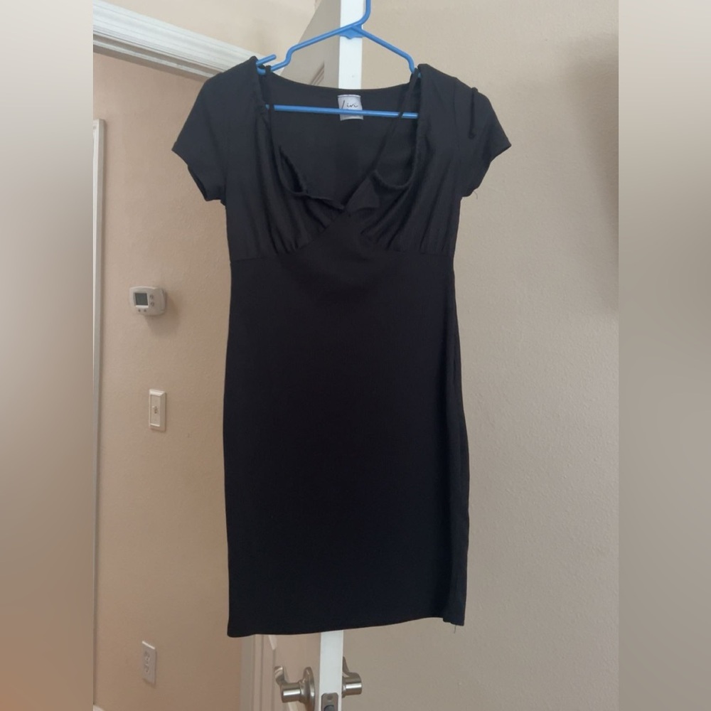 Olivia Rae Black Sheath Mini Dress Scoop Neck Short Sleeve